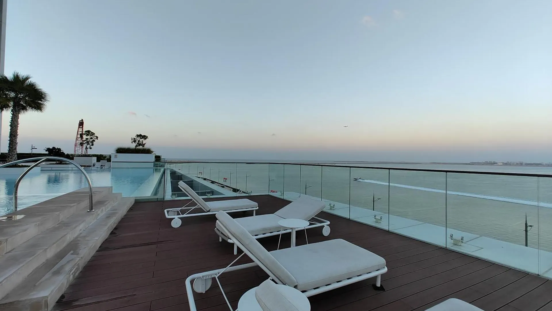 Modern Studio / Amazing Sea Views In Maritime City Apartment Dubai